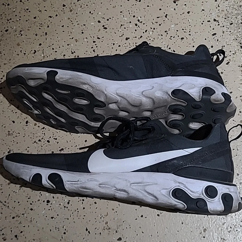 Nike react - Picture 1 of 1